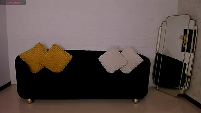 Snapshot of ViolettHansson chatting on 12-03-25, 07:24 ViolettHansson online show from 12-03-25, 07:24