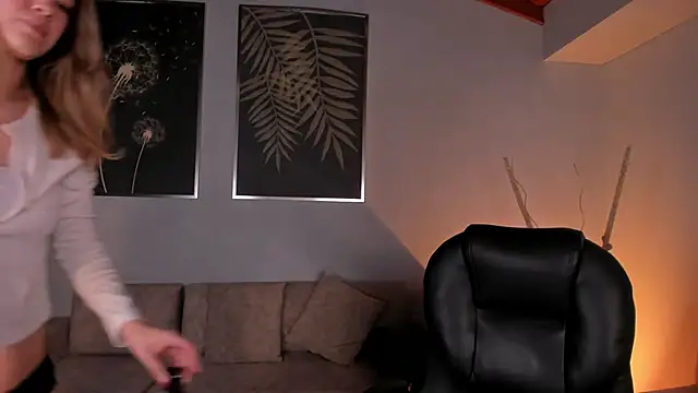 Snapshot of ViolettHansson chatting on 09-28-25, 11:50 ViolettHansson online show from 09-28-25, 11:50