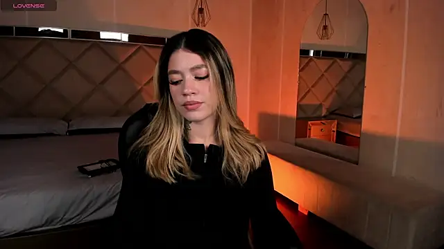 ViolettHansson online show from 03-17-26, 06:44