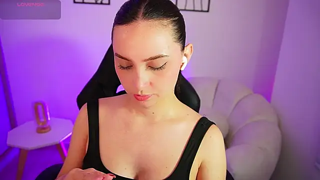 Snapshot of AliceHarper_ chatting on 07-18-26, 02:53 AliceHarper online show from 07-18-26, 02:53
