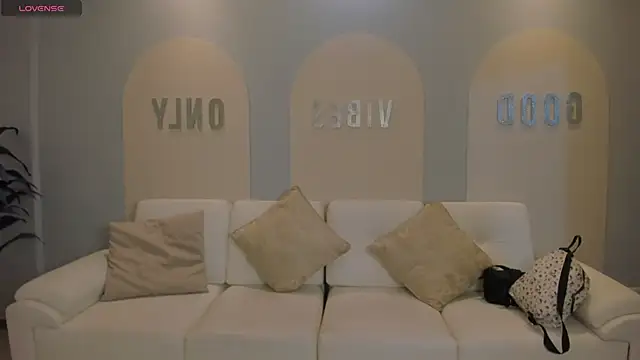 AliceHarper  online show from 02-09-26, 09:35