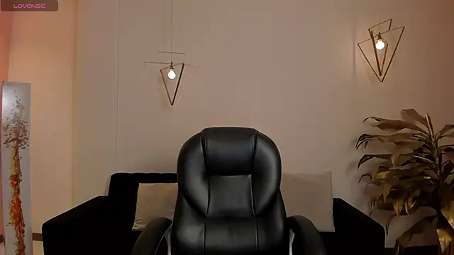 AliceHarper  online show from 05-12-26, 06:03