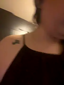 Snapshot of holyeroticss chatting on 10-05-25, 01:07 holyeroticss online show from 10-05-25, 01:07