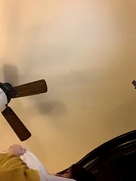 Snapshot of holyeroticss chatting on 10-23-25, 09:35 holyeroticss online show from 10-23-25, 09:35