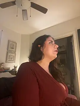 Snapshot of holyeroticss chatting on 10-15-25, 09:12 holyeroticss online show from 10-15-25, 09:12