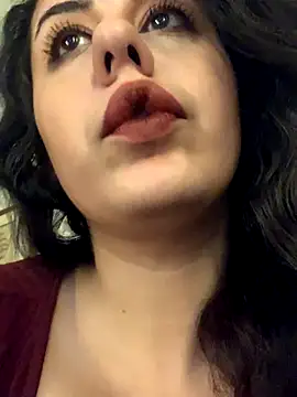 Snapshot of holyeroticss chatting on 11-02-25, 12:04 holyeroticss online show from 11-02-25, 12:04