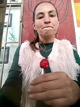 Divalive 28 online show from 10-26-25, 05:46