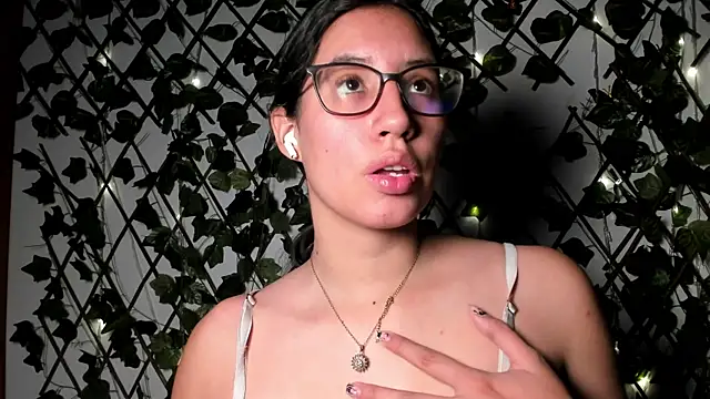 CoralineSanchez online show from 11-06-25, 11:20