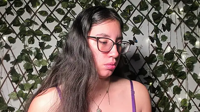 CoralineSanchez online show from 10-04-25, 03:19
