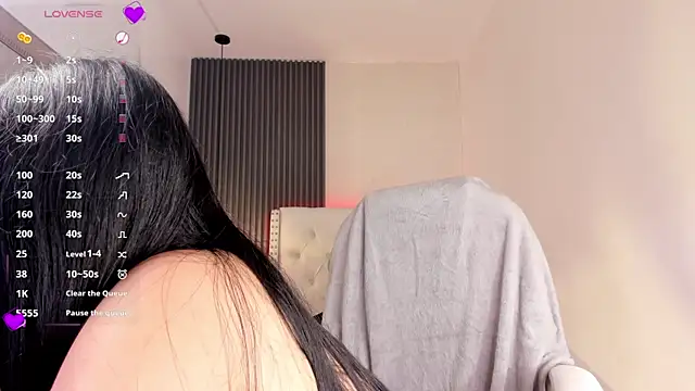 Snapshot of aliscollins_ chatting on 10-10-25, 01:50 aliscollins  online show from 10-10-25, 01:50