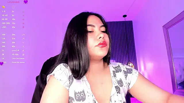 Snapshot of aliscollins_ chatting on 09-13-25, 02:00 aliscollins  online show from 09-13-25, 02:00