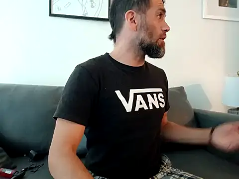 Snapshot of SuperManLA1 chatting on 03-21-25, 09:23 SuperManLA1 online show from 03-21-25, 09:23