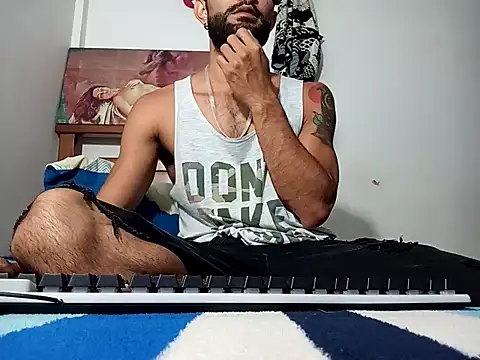 Snapshot of hideonbush051 chatting on 02-18-26, 12:30 hideonbush051 online show from 02-18-26, 12:30