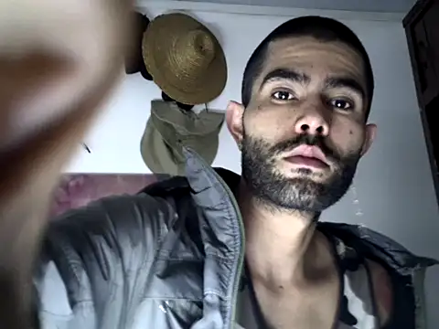 hideonbush051 online show from 09-26-25, 12:01