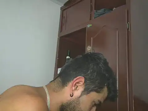 Snapshot of hideonbush051 chatting on 03-06-26, 12:44 hideonbush051 online show from 03-06-26, 12:44