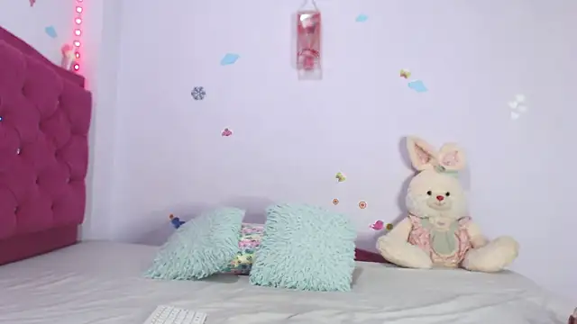 Madelyy  online show from 05-13-26, 08:27
