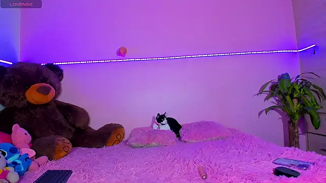 Snapshot of Canndy88htxx chatting on 10-12-25, 01:40 Canndy88htxx online show from 10-12-25, 01:40