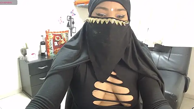 Snapshot of Aaliyah_brown chatting on 01-03-25, 08:54 Aaliyah brown online show from 01-03-25, 08:54