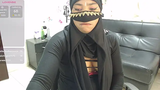 Snapshot of Aaliyah_brown chatting on 01-25-25, 11:13 Aaliyah brown online show from 01-25-25, 11:13