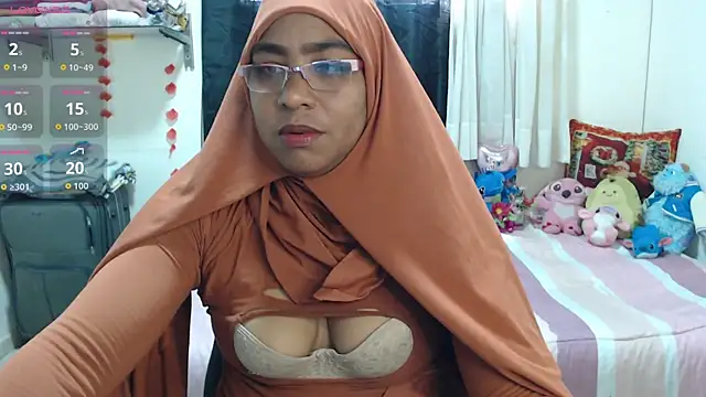 Snapshot of Aaliyah_brown chatting on 11-03-25, 03:15 Aaliyah brown online show from 11-03-25, 03:15