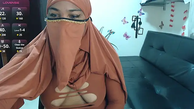 Snapshot of Aaliyah_brown chatting on 03-08-25, 07:49 Aaliyah brown online show from 03-08-25, 07:49