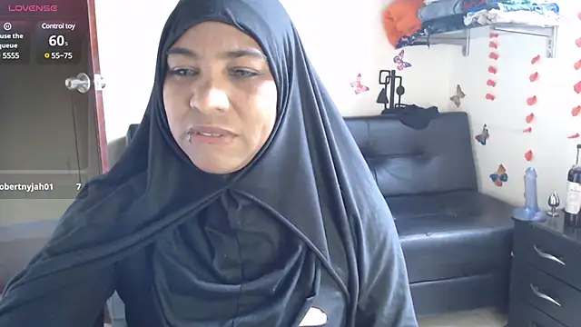 Snapshot of Aaliyah_brown chatting on 02-17-25, 01:55 Aaliyah brown online show from 02-17-25, 01:55