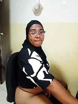 Snapshot of Aaliyah_brown chatting on 11-25-25, 02:06 Aaliyah brown online show from 11-25-25, 02:06