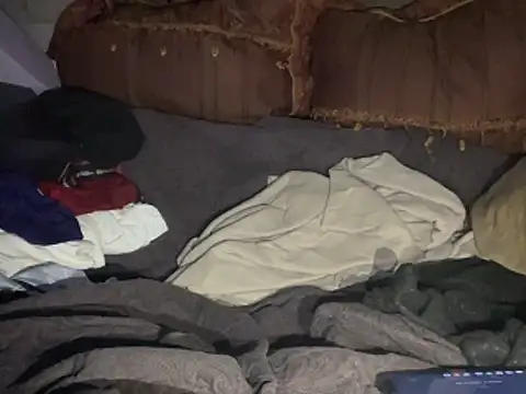 SlimeCrownzOut5 online show from 03-08-26, 02:04