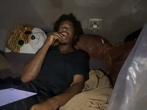 SlimeCrownzOut5 online show from 11-27-25, 01:17