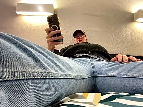 Snapshot of KrixKross chatting on 02-21-26, 01:02 KrixKross online show from 02-21-26, 01:02