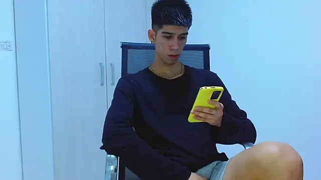 Snapshot of jhony-sex chatting on 09-27-25, 02:18 jhony-sex online show from 09-27-25, 02:18