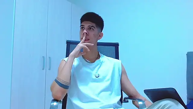 jhony-sex online show from 10-28-25, 03:40