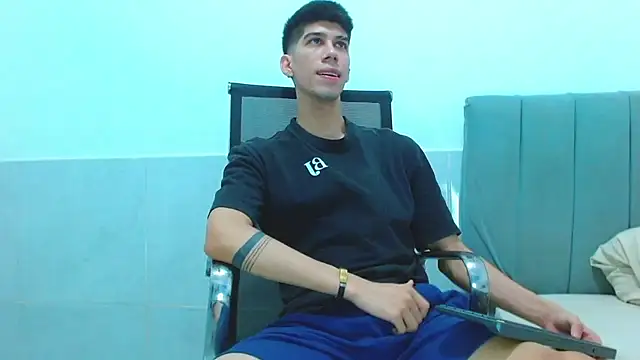 Snapshot of jhony-sex chatting on 02-14-26, 04:34 jhony-sex online show from 02-14-26, 04:34