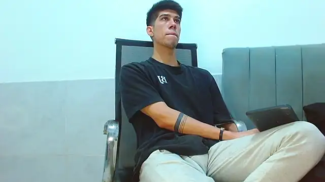 jhony-sex online show from 05-01-26, 03:11
