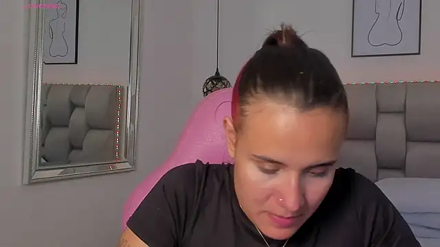 Susan-Sweet-7 online show from 12-15-25, 09:20