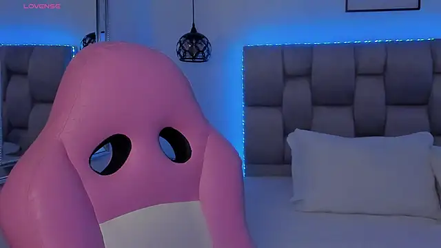 Snapshot of Susan-Sweet-7 chatting on 02-12-26, 08:30 Susan-Sweet-7 online show from 02-12-26, 08:30