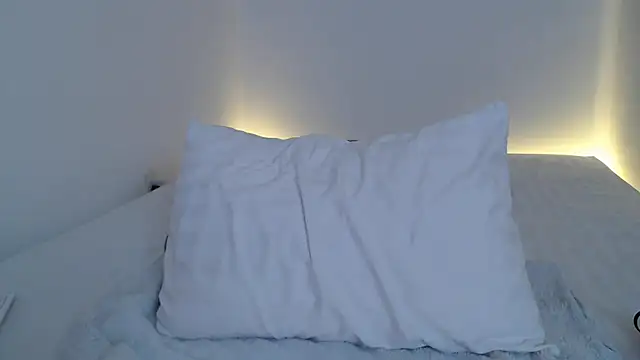 Snapshot of __Meow chatting on 01-17-25, 05:42   Meow online show from 01-17-25, 05:42