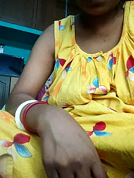 Snapshot of Bengoli--bhabhi chatting on 03-05-25, 10:22 Bengoli--bhabhi online show from 03-05-25, 10:22