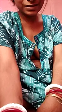 Snapshot of Bengoli--bhabhi chatting on 03-05-25, 03:29 Bengoli--bhabhi online show from 03-05-25, 03:29