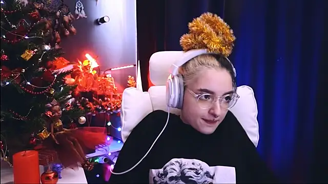 Avi Nile online show from 12-22-24, 05:55