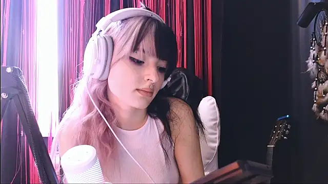 Avi Nile online show from 10-25-25, 05:17