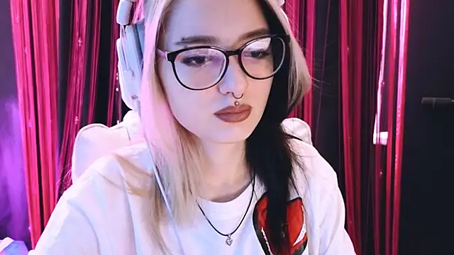 Avi Nile online show from 02-26-25, 02:52