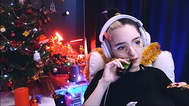 Avi Nile online show from 12-22-24, 02:49