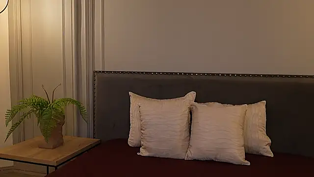 IrisBaker online show from 10-02-25, 09:07