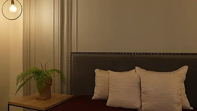 IrisBaker online show from 10-04-25, 11:06