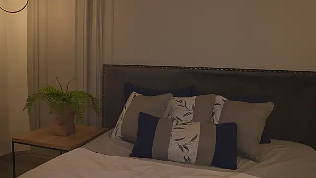 IrisBaker online show from 02-12-26, 10:20