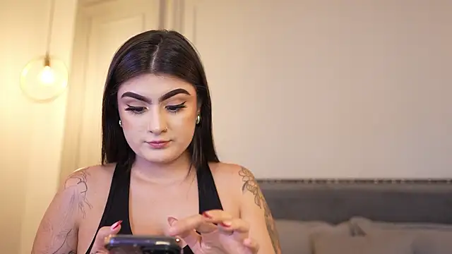 IrisBaker online show from 10-09-25, 09:37