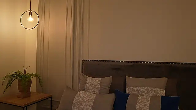 IrisBaker online show from 02-02-26, 10:20