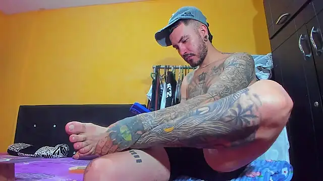 Snapshot of smoker445 chatting on 02-19-26, 09:23 smoker445 online show from 02-19-26, 09:23