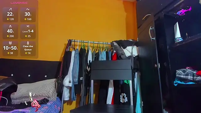 Snapshot of smoker445 chatting on 02-13-26, 05:13 smoker445 online show from 02-13-26, 05:13